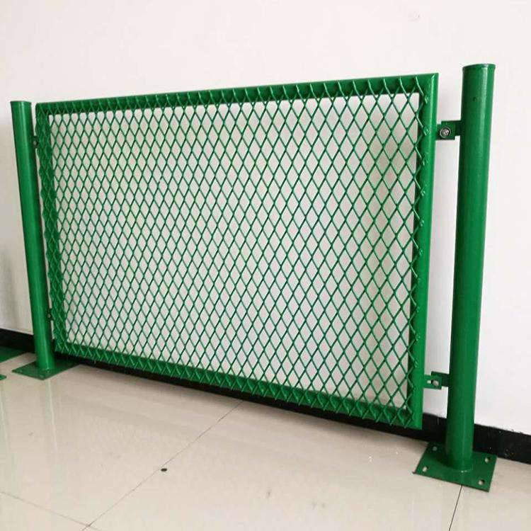 新野縣鐵路護欄網 守護安全，聯通未來——淺析框架護欄網與公路護欄網的應用